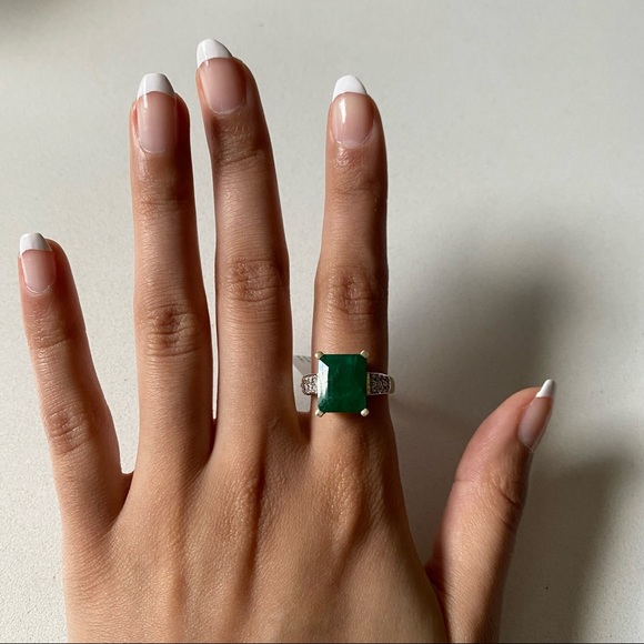 GENUINE EMERALD 18K GOLD WHITE TOPAZ RING - Picture 2 of 4